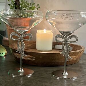Elegant Silver Bow Stem Glasses